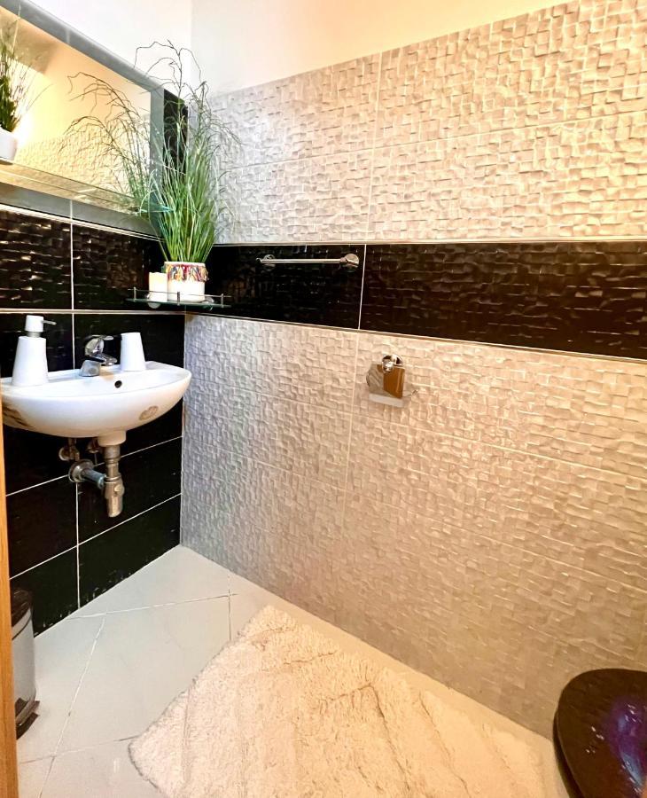 Апартаменты Duplex 2 With Quiet Terrace On Wenceslas Square *